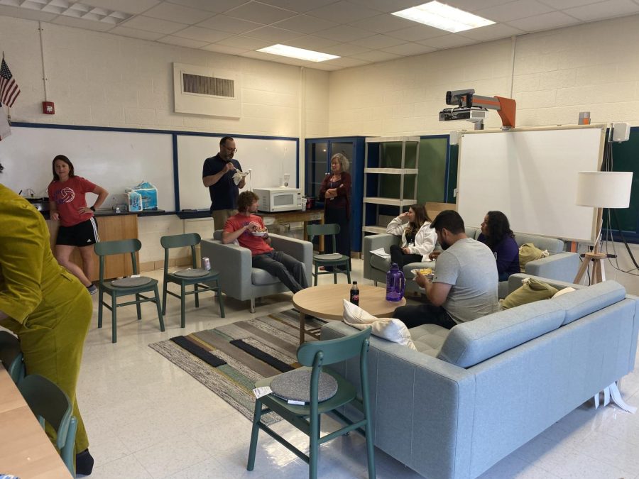 New Teachers Lounge Stuns Thanks to Donation From Ikea of Grand Prairie